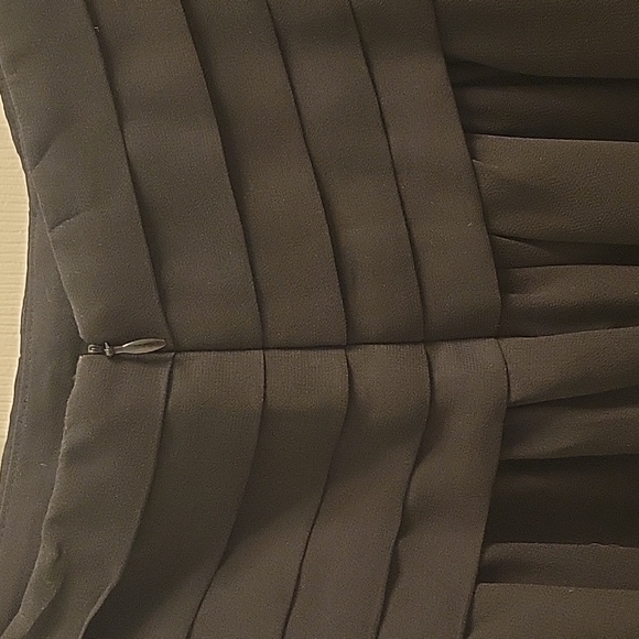 Black mini-skirt, Express, size 4 - Picture 5 of 5